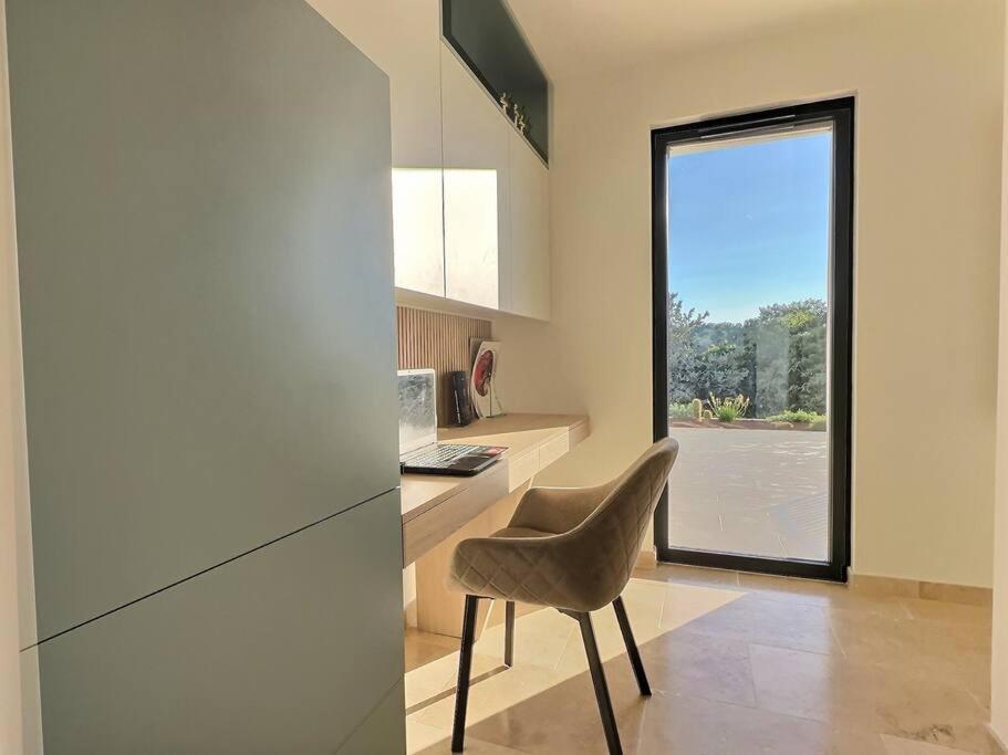 Sous Le « Figuier » Villa Cornillon-Confoux Екстериор снимка