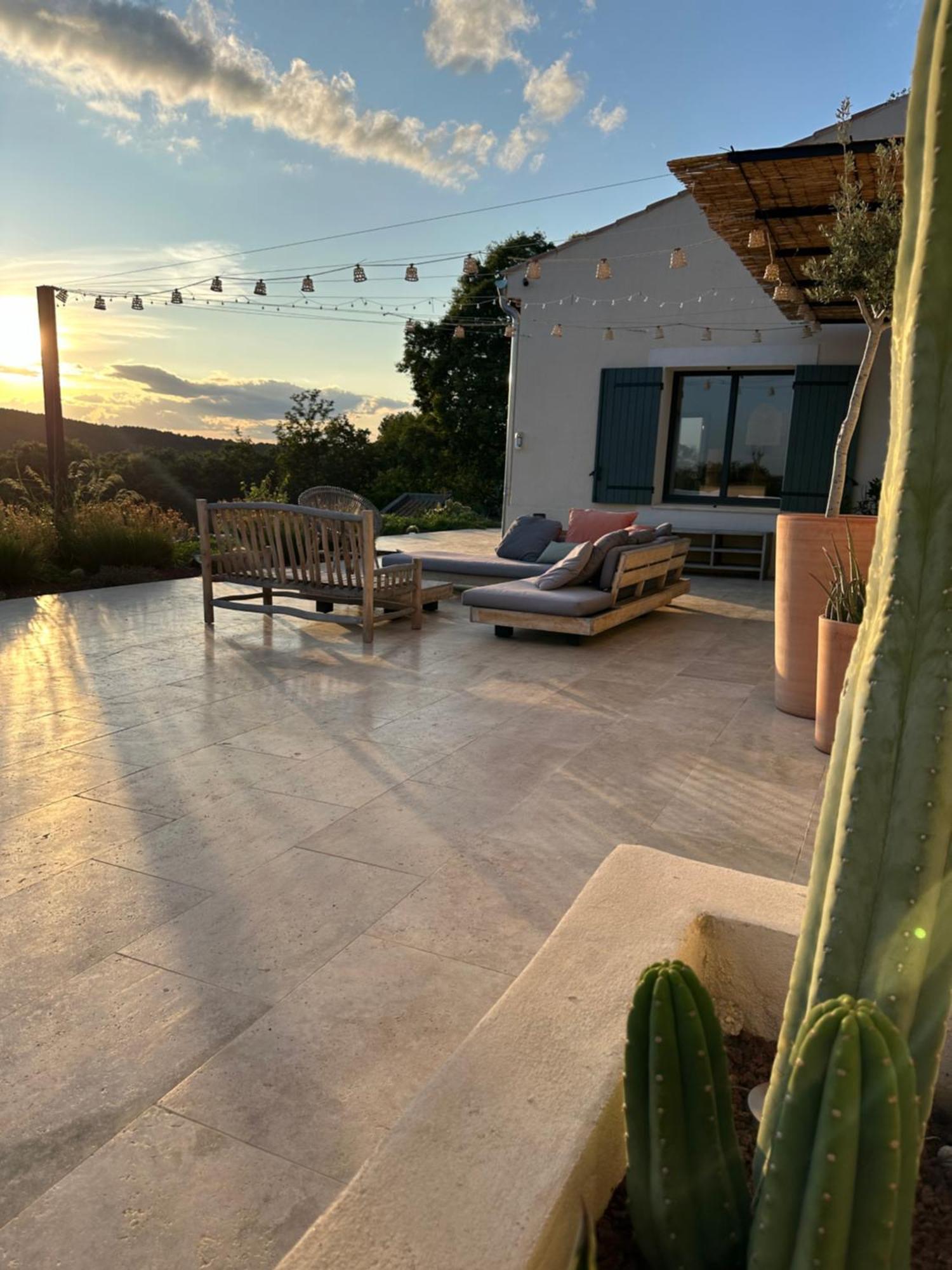 Sous Le « Figuier » Villa Cornillon-Confoux Екстериор снимка
